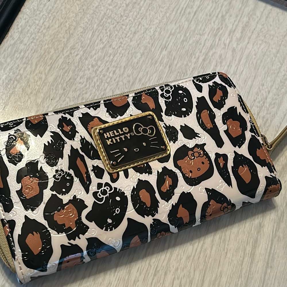 Hello Kitty Wallet - image 1